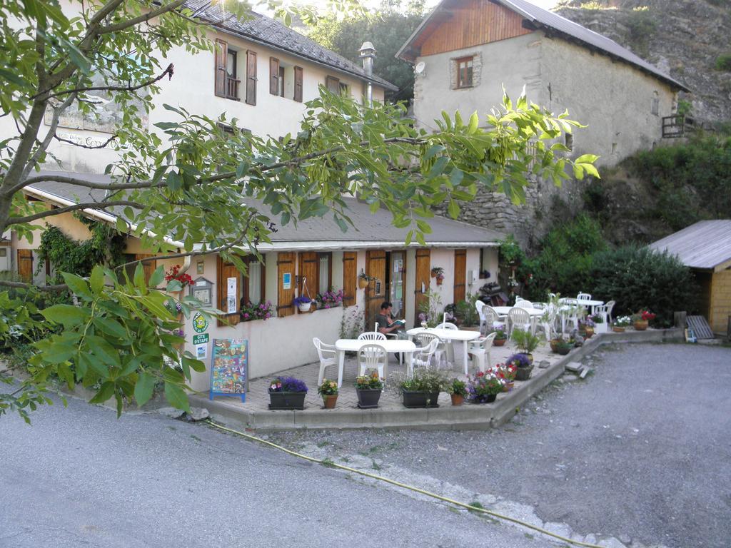 Gite Auberge Les Terres Blanches De Meolans エクステリア 写真
