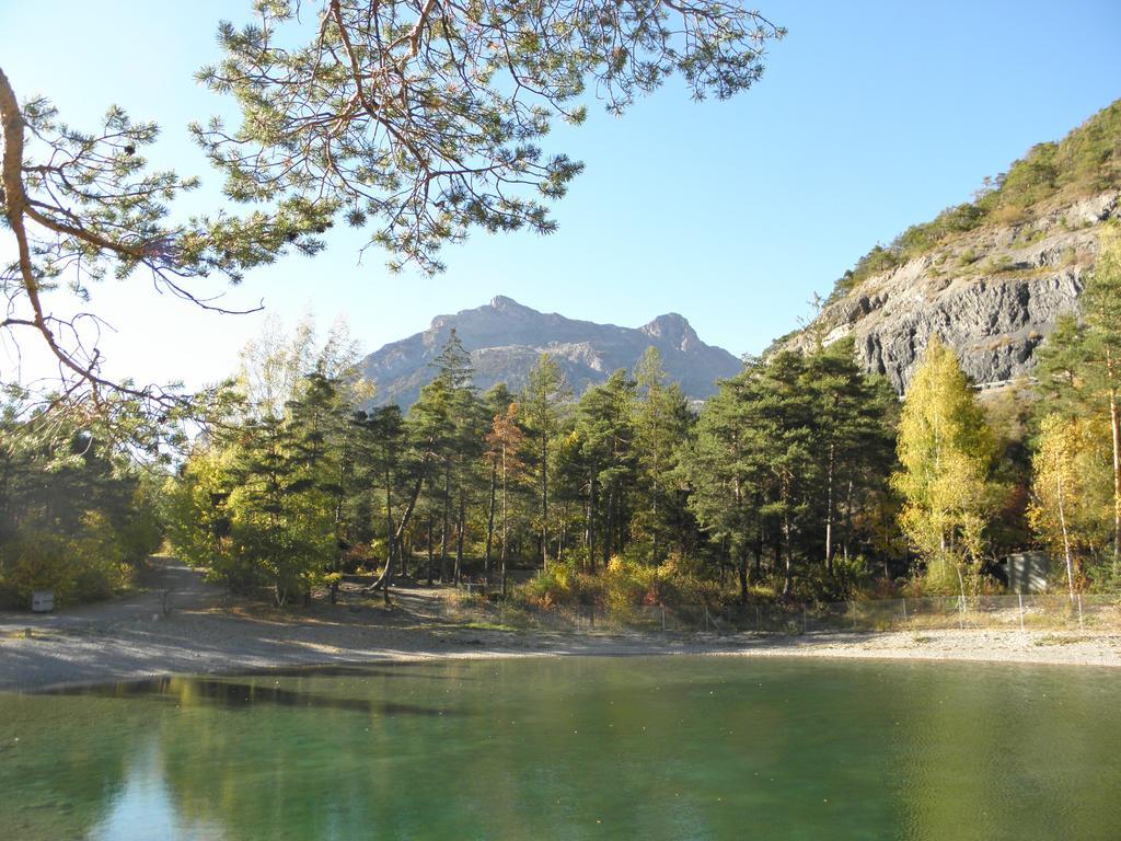Gite Auberge Les Terres Blanches De Meolans エクステリア 写真
